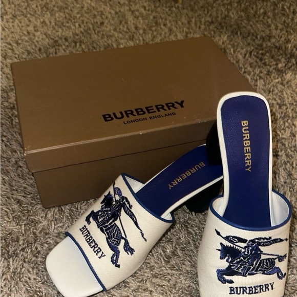 Burberry White and Blue Mules for Effortless Elegance - Picture 1 of 2